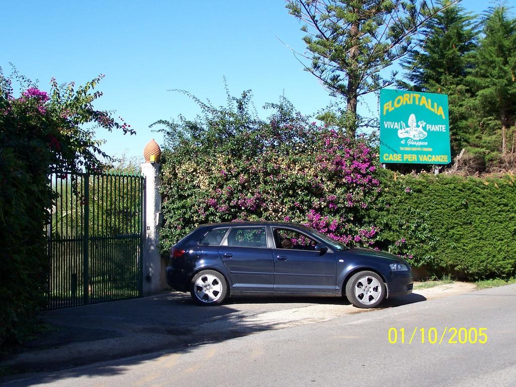 Residence Floritalia - Ricarica Auto Elettriche Santa Domenica  Exterior photo