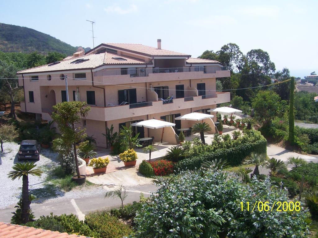 Residence Floritalia - Ricarica Auto Elettriche Santa Domenica  Exterior photo